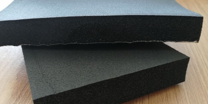 橡塑保溫板為什么會出現(xiàn)裂縫以及該如何保養(yǎng)維護(hù)？