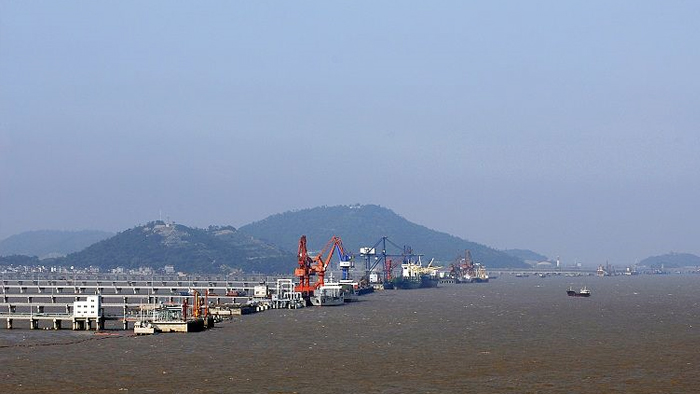 乍浦港使用中亞橡塑保溫管材料